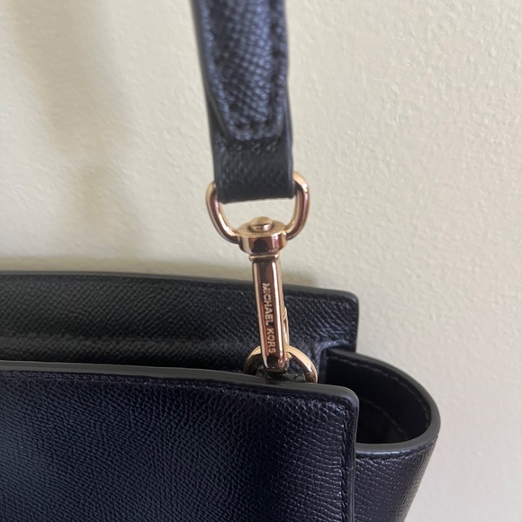 Michael Kors Selma Crossbody - Picture 5 of 7